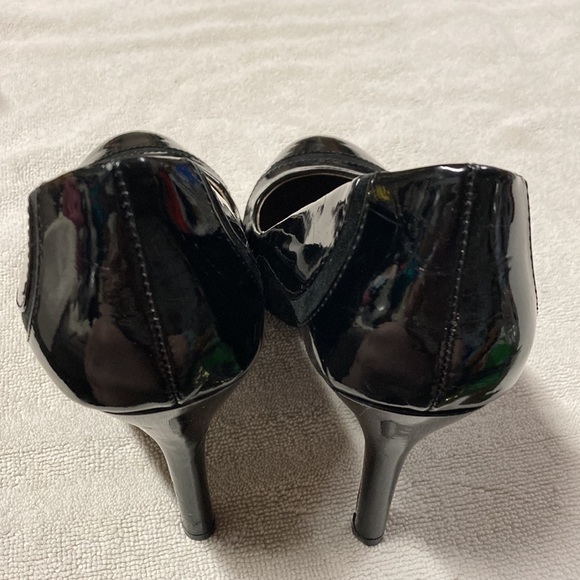 Moda Reflex Black Patent Leather Round Toe Rubber Sole Pumps Size 9 - Picture 8 of 12